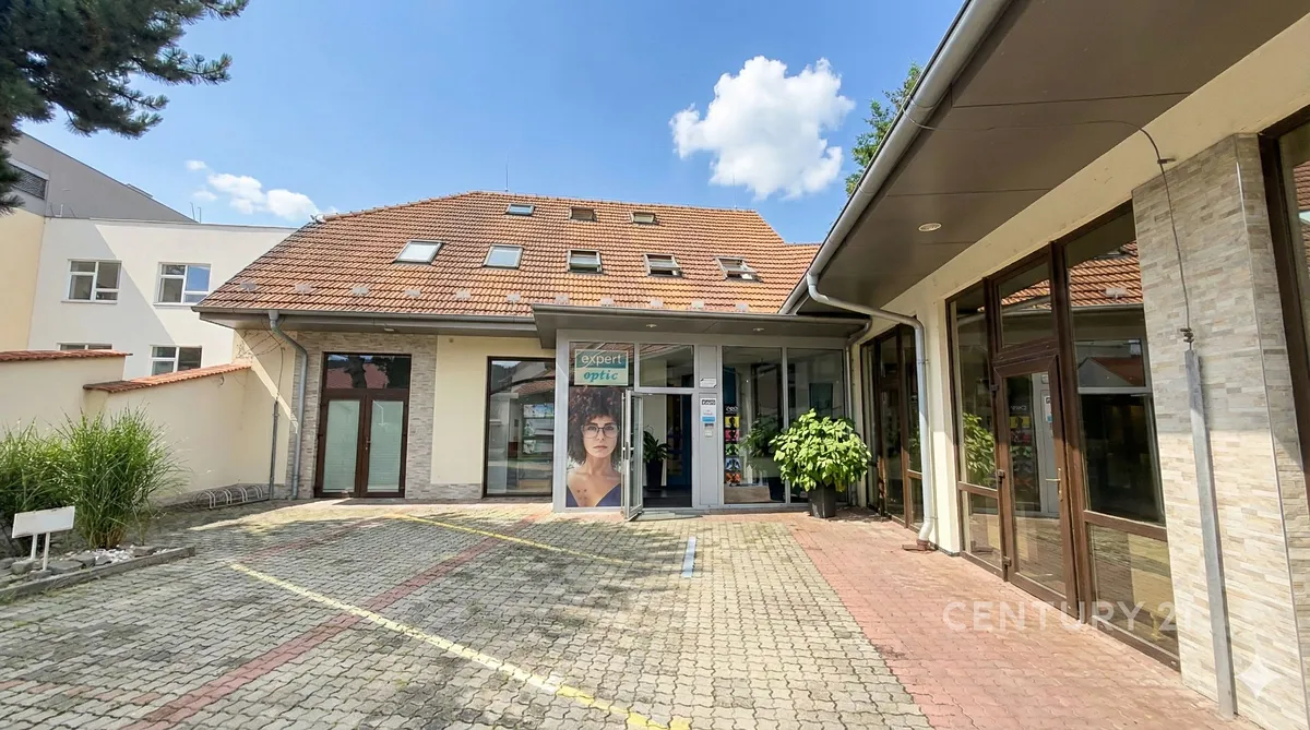 Prodej komerční nemovitosti 758 m²